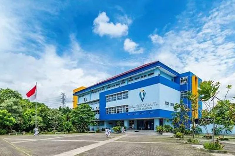 Dekat Sekolah Tarakanita